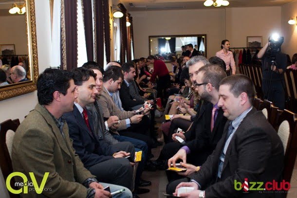 Ținutele De La Cocktail Business Networking